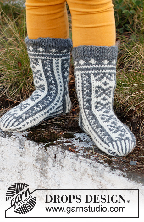 North Star Socks / DROPS Children 37-4 - Knitted socks for children with Nordic pattern in DROPS Karisma. Sizes 24 - 37.