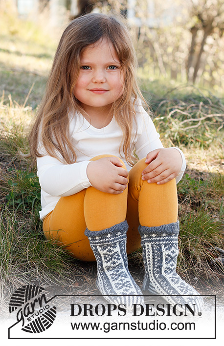 North Star Socks / DROPS Children 37-4 - Knitted socks for children with Nordic pattern in DROPS Karisma. Sizes 24 - 37.