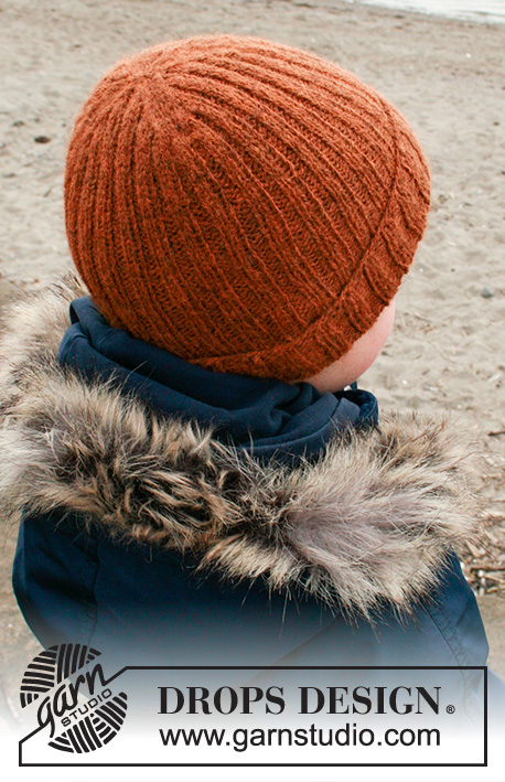 Pumpkin Patch Hat / DROPS Children 40-36 - Gorro para criança tricotado em canelado, em DROPS Sky. Tamanhos: 2 ao 12 anos.