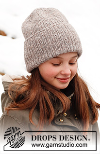 Winter Smiles Hat / DROPS Children 41-22 - Gorro hipster de punto con resorte, para niños, en DROPS Air. Tallas 2 – 12 años.