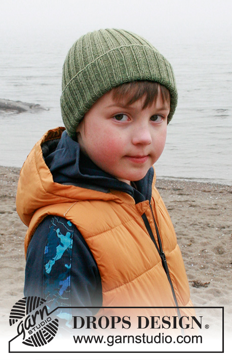 Winter Fun / DROPS Children 41-27 - Knitted hat for children in DROPS BabyMerino. Piece is knitted in rib with fold. Size 2 to 12 years