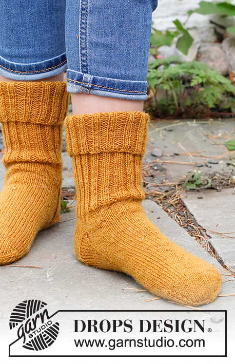 Sunnyside Down / DROPS Children 41-31 - Knitted socks for children in DROPS Fabel. Sizes 26-43 = US 9 1/2-12 1/2.