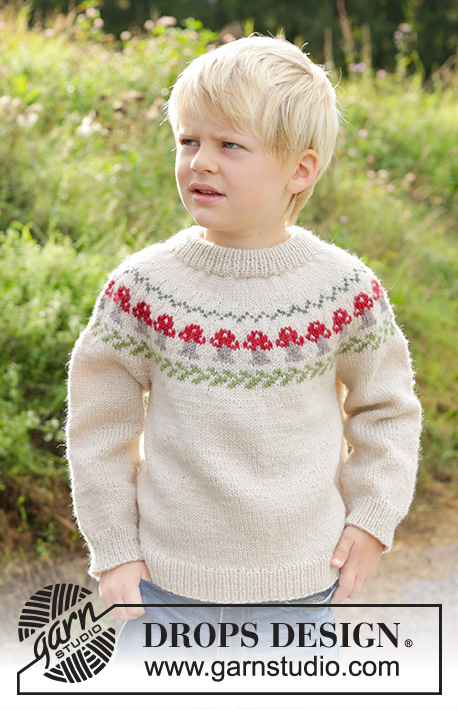 Mushroom Season Sweater / DROPS Children 47-13 - Dziecięcy sweter na drutach przerabiany od góry do dołu, z włóczki DROPS Karisma. Z podwójnym wykończeniem dekoltu, zaokrąglonym karczkiem i żakardem w grzybki. Od 2 do 14 lat.