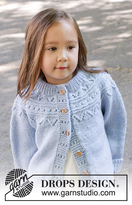 Running Circles Cardigan / DROPS Children 47-7 - Knitted jacket for children in DROPS Karisma. The piece is worked top down with round yoke, lace pattern and double neck. Sizes 2 - 12 years.