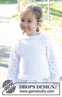 Daisy Fields / DROPS Children 48-1 - Dětský raglánový pulovr s krajkovým vzorem na rukávech pletený shora dolů z příze DROPS Muskat. Velikost 2 – 12 let.