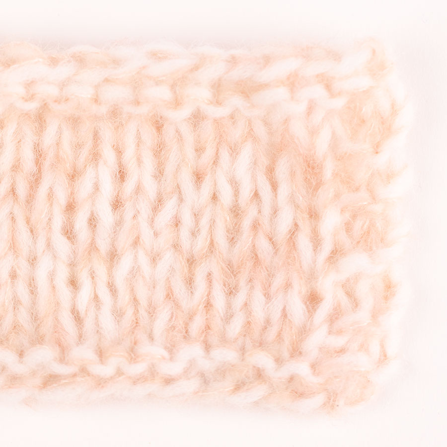 Yarn combinations knitted swatches air01-brushedalpacasilk20