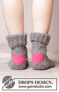 Free patterns - Weihnachtliche Socken & Hausschuhe / DROPS Extra 0-1223