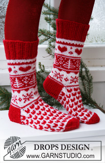 Free patterns - Weihnachtliche Socken & Hausschuhe / DROPS Extra 0-566