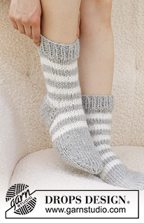 Free patterns - Weihnachtliche Socken & Hausschuhe / DROPS 234-74
