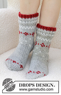 Free patterns - Weihnachtliche Socken & Hausschuhe / DROPS 234-75