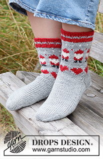 Free patterns - Weihnachtliche Socken & Hausschuhe / DROPS Children 44-22