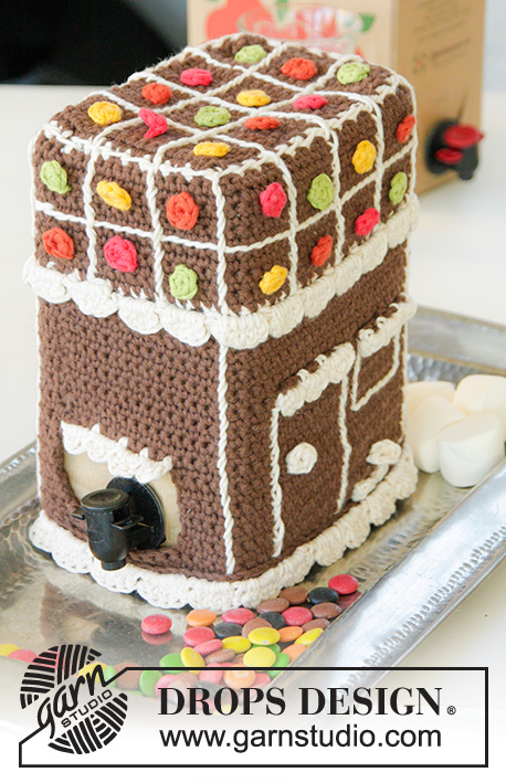 A Toast to Christmas! / DROPS Extra 0-1046 - Crochet gingerbread house wine box cover in DROPS Paris. Theme Christmas