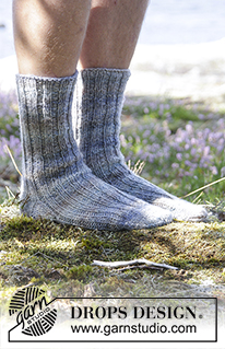 River Socks / DROPS Extra 0-1162 - Chaussettes DROPS pour homme, avec côtes, tricotées avec 2 fils ”Fabel”. Du 38 au 46