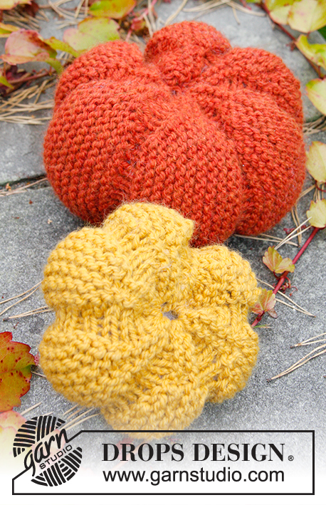 The Patch / DROPS Extra 0-1170 - DROPS Halloween: Knitted DROPS pumpkin in Nepal.
