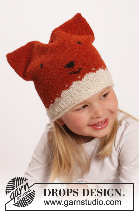 Miss Fox / DROPS Extra 0-1217 - Ensemble DROPS: moufles, bonnet et chaussettes avec jacquard “renard”, en “Alpaca”. Taille 0 mois - 14 ans.