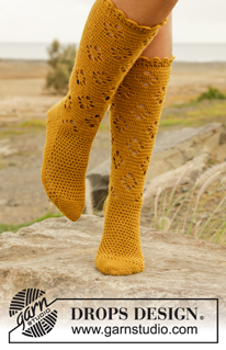 Walking on Sunshine / DROPS Extra 0-1242 - Crochet DROPS socks with lace pattern in Fabel.