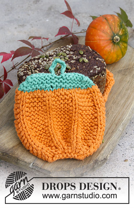 Roasted Pumpkin / DROPS Extra 0-1312 - Knitted pumpkin pot holders for Halloween with textured pattern in 2 stands DROPS Paris.