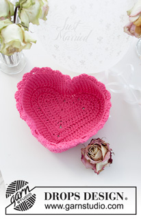 Forever Love / DROPS Extra 0-1452 - Crocheted heart shaped basket for Valentine. The piece is worked in DROPS Paris. Theme: Valentine’s day