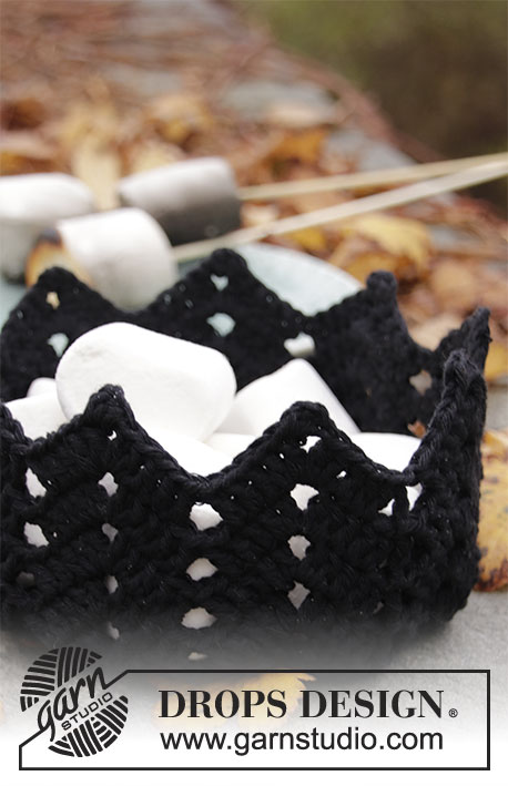 Bowl of Teeth / DROPS Extra 0-1458 - Crocheted basket with lace pattern in DROPS Paris. Theme: Halloween
