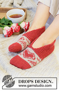 Heart Slippers / DROPS Extra 0-1568 - Chaussons tricotés avec cœurs, en DROPS Nepal. Se tricotent à partir de la pointe. Du 35 au 42. Thème: Saint Valentin.