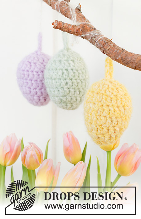 Easter Eggs / DROPS Extra 0-1596 - Crocheted decoration-eggs in DROPS Air. The piece is worked in the round, bottom up. Theme: Easter.