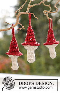 Lucky Mushrooms / DROPS Extra 0-1610 - Champignon de Noël crocheté en DROPS Muskat. Thème: Noël.