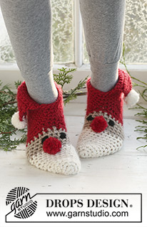 Sneaky Santa / DROPS Extra 0-523 - Heklede tøfler til baby, barn og dame i DROPS Snow. Tøflene hekles som julenissetøfler med øyne, nese og pongponger. Størrelse 22 - 44.  Tema: Jul