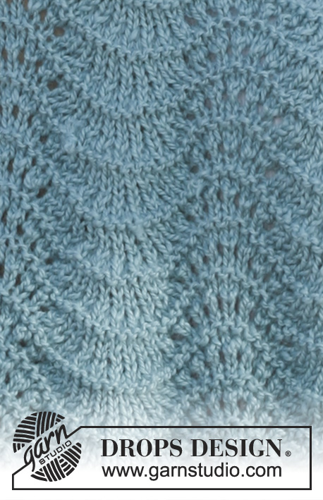 Lagoon Ripples / DROPS Extra 0-536 - Knitted DROPS shoulder wrap with wavy pattern in ”Silke-Alpaca”. Size S - XXXL.