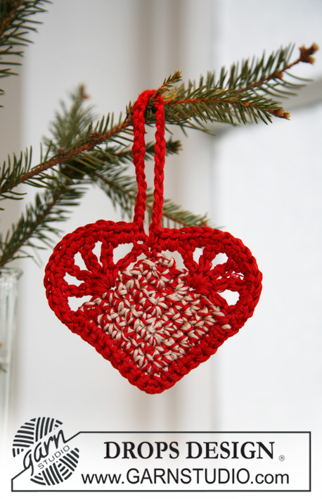 Have a Heart / DROPS Extra 0-571 - Décoration pour Sapin de Noël: cœur crocheté en DROPS Cotton Viscose. Thème: Noël.