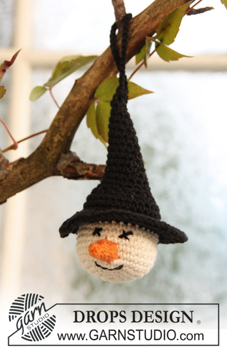 Tabitha / DROPS Extra 0-702 - Crochet DROPS witches’ heads in ”Safran” for Halloween.    