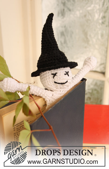 Scary Tales / DROPS Extra 0-703 - Marque-pages “ fantôme ” DROPS au crochet  pour Halloween en « Safran ».