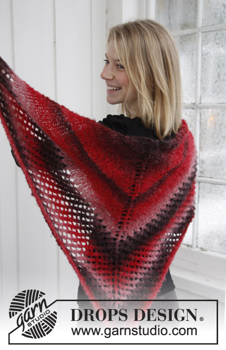Chili Chocolate / DROPS Extra 0-794 - Knitted DROPS Christmas shawl in Verdi.
