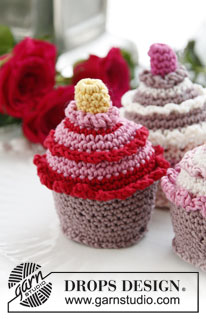 Sweet Sensation / DROPS Extra 0-820 - Crochet DROPS cupcakes in Muskat.