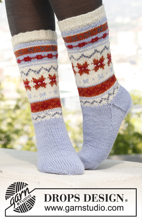 DROPS Extra 0-880 - Knitted DROPS socks with pattern in Karisma. 