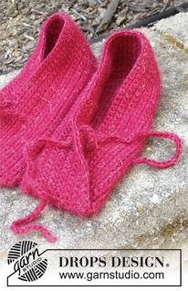 Fuego / DROPS Extra 0-944 - Crochet DROPS slippers in ”DROPS ♥ YOU #4” or ”Nepal”.