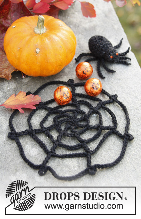 Webster / DROPS Extra 0-968 - Halloween DROPS : Araignée et sa toile au crochet, en  ”Safran”. 