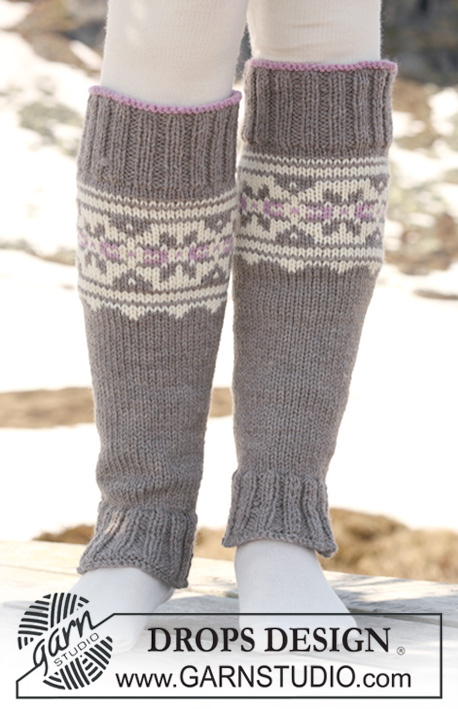 Highland Dew Leg Warmers / DROPS 116-35 - Knitted DROPS leg warmers with multi colored pattern in ”Alaska”. 