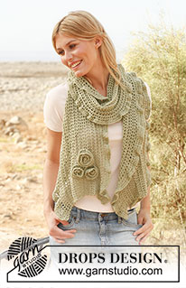 Sandrose / DROPS 136-4 - Crochet DROPS scarf with flowers and wavy edge in ”BabyAlpaca Silk”. 