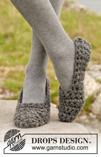 Easy Peasy / DROPS 150-25 - Crochet DROPS slippers in Polaris.