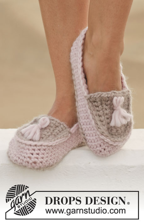 Fringe Effect / DROPS 154-29 - Crochet DROPS slippers in Snow. Size 35-44.