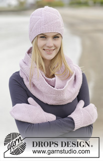 Winter Triangle / DROPS 165-38 - Set consists of: Knitted DROPS hat, double neck warmer and mittens with textured pattern in “Nepal”.