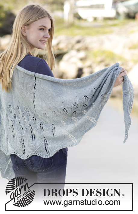Soft Hug / DROPS 166-49 - Knitted DROPS shawl with lace pattern in ”BabyAlpaca Silk”.