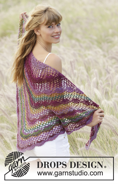 Summer Fling / DROPS 167-20 - Crochet DROPS shawl with fan pattern and ch-spaces in ”Delight”.
