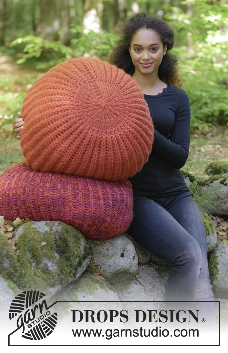 Pomodoro / DROPS 179-34 - Knitted pouffe in English rib.
Piece can be worked in 2 strands DROPS Snow or 1 strand DROPS Polaris.