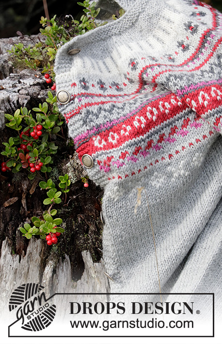 Winter Berries Jacket / DROPS 181-15 - Veste avec empiècement arrondi, jacquard norvégien et forme trapèze, tricotée de haut en bas. Du S au XXXL.
Se tricote en DROPS Karisma.