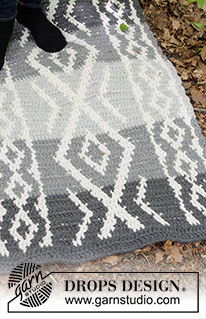 Grey Jacquard / DROPS 184-35 - Hæklet gulvtæppe med mønster.
Arbejdet er hæklet i 2 tråde DROPS Andes
