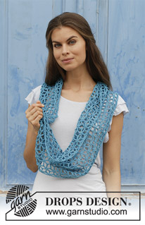 Starfish / DROPS 190-40 - Crocheted neck warmer with star pattern. Piece is crocheted in DROPS Cotton Merino.