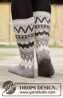 Steingard Socks / DROPS 193-15 - Strikkede sokker i DROPS Nord. Arbejdet er strikket med nordisk mønster. Størrelse 35 - 43.