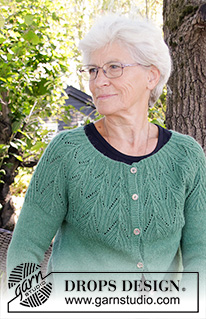 Green Echo Jacket / DROPS 196-27 - Knitted jacket with round yoke in DROPS Nord. The piece is worked with lace pattern and textured pattern. Sizes S – XXXL.