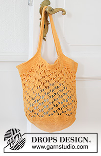 Pineapple Tote / DROPS 200-35 - Crocheted bag in DROPS Safran. The piece is worked in the round with lace pattern.